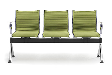 Panche e sedie imbottite con braccioli dal design moderno per arredo area comune cliniche ed ospedali Origami In
