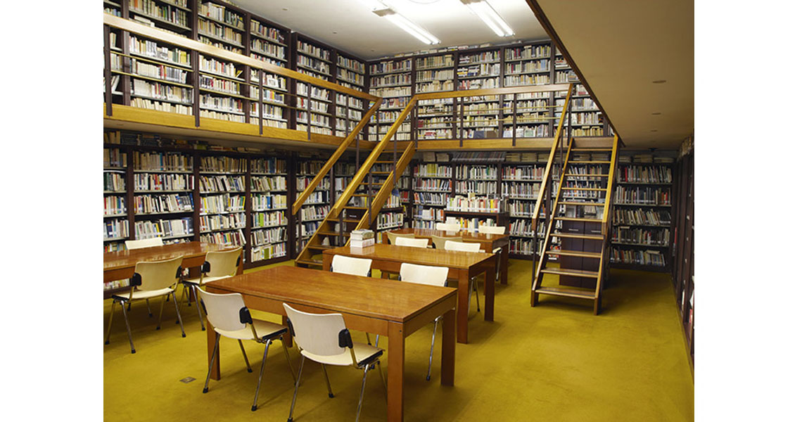 sedie-per-biblioteche-e-sale-lettura-img-37