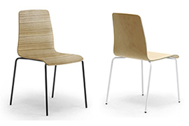 Sedie di design con scocca in legno vernciato a vista per sala mensa e ristorazione collettiva Zerosedici wood